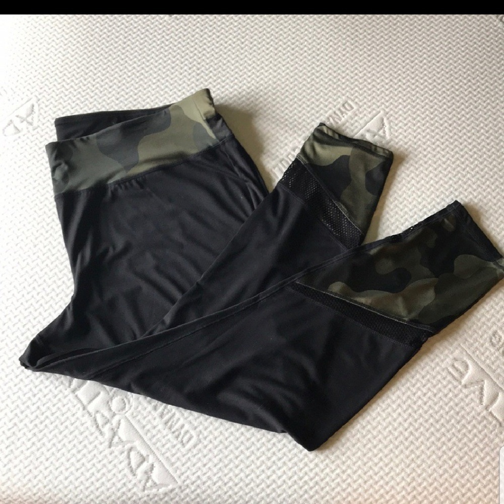 New Livi Camo Leggings